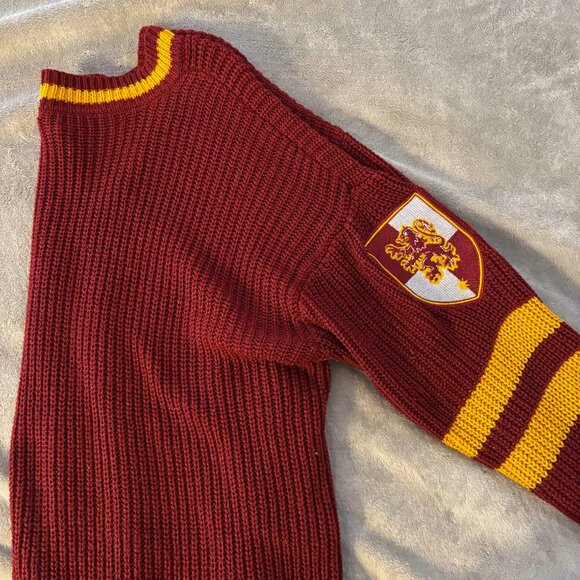 ✨ harry potter gryffindor red & gold crochet knit sweater dress disney size m ✨ - Picture 4 of 6